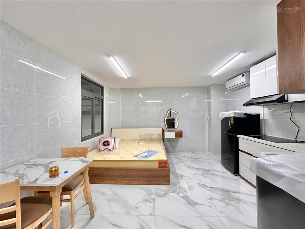 Căn hộ studio ban công sân vườn luxury  full nội thất cao cấp  thang máy  có chỗ đậu oto qua đêm
