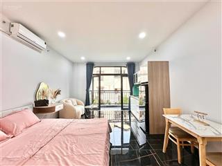Căn hộ studio ban công sân vườn luxury  full nội thất cao cấp  thang máy  có chỗ đậu oto qua đêm