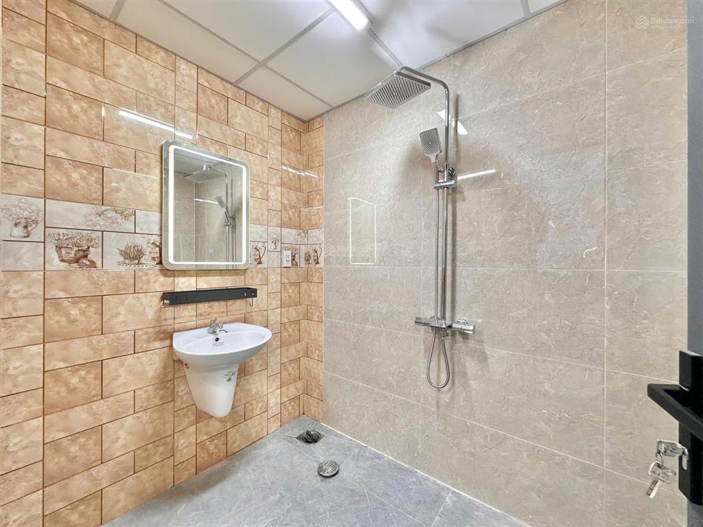 Căn hộ studio ban công sân vườn luxury  full nội thất cao cấp  thang máy  có chỗ đậu oto qua đêm