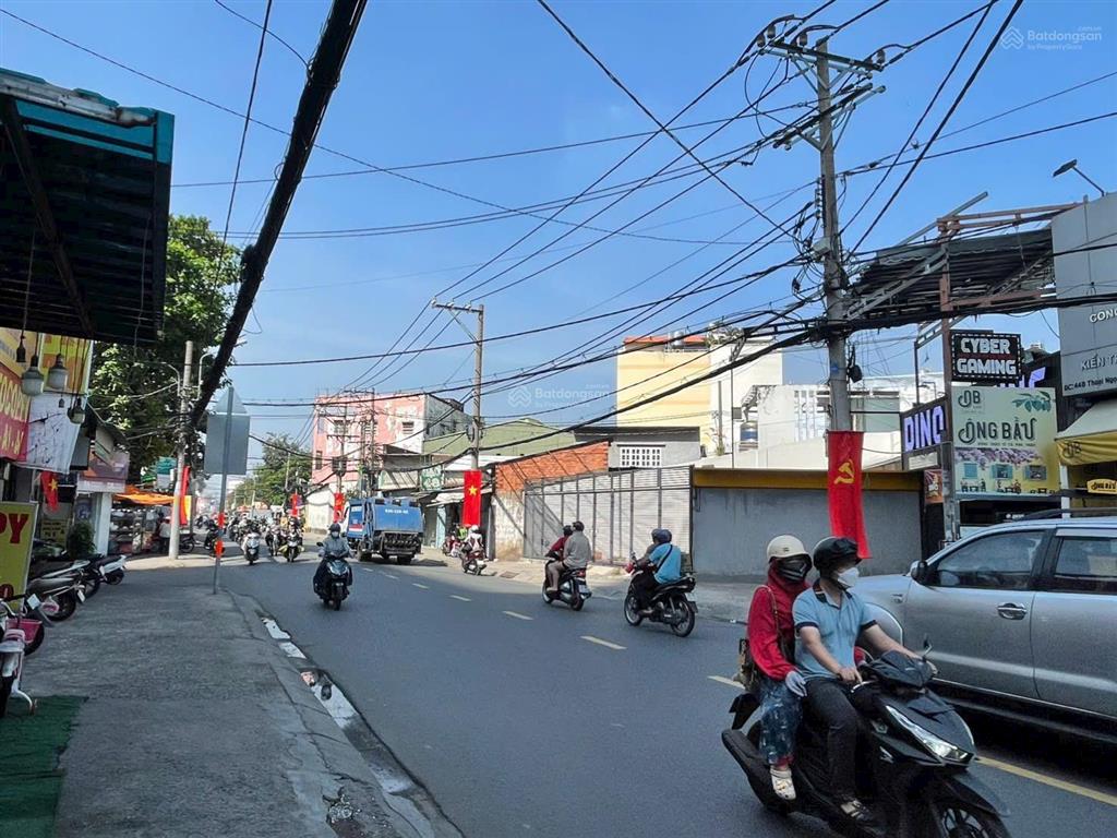 Toà chdv 600m2 8 tầng  93 phòng dthu 6 tỷ/năm  mặt tiền thoại ngọc hầu