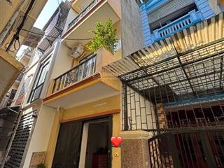 Chính chủ! bán nhà giải phóng, 39m2, ngõ thông thoáng, gần bến xe, tiện ích xung quanh. giá 5.8 tỷ