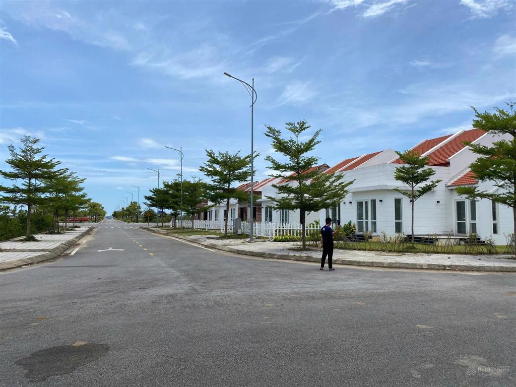 Sẵn sổ bán nhanh lô đất đẹp 156m2 núi thành, đà nẵng, giá chỉ 10,83tr/m2 gần cảng