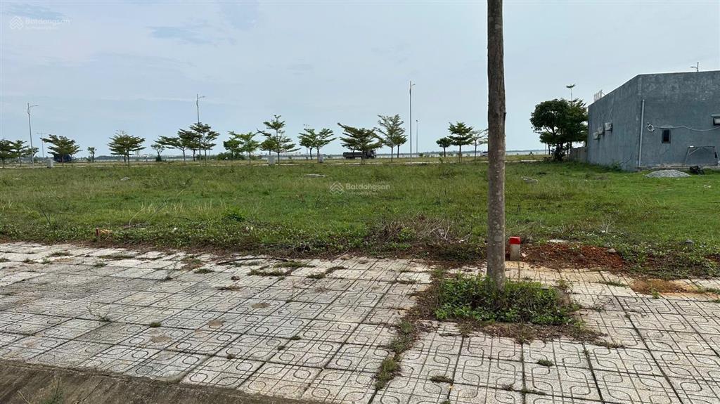Sẵn sổ bán nhanh lô đất đẹp 156m2 núi thành, đà nẵng, giá chỉ 10,83tr/m2 gần cảng