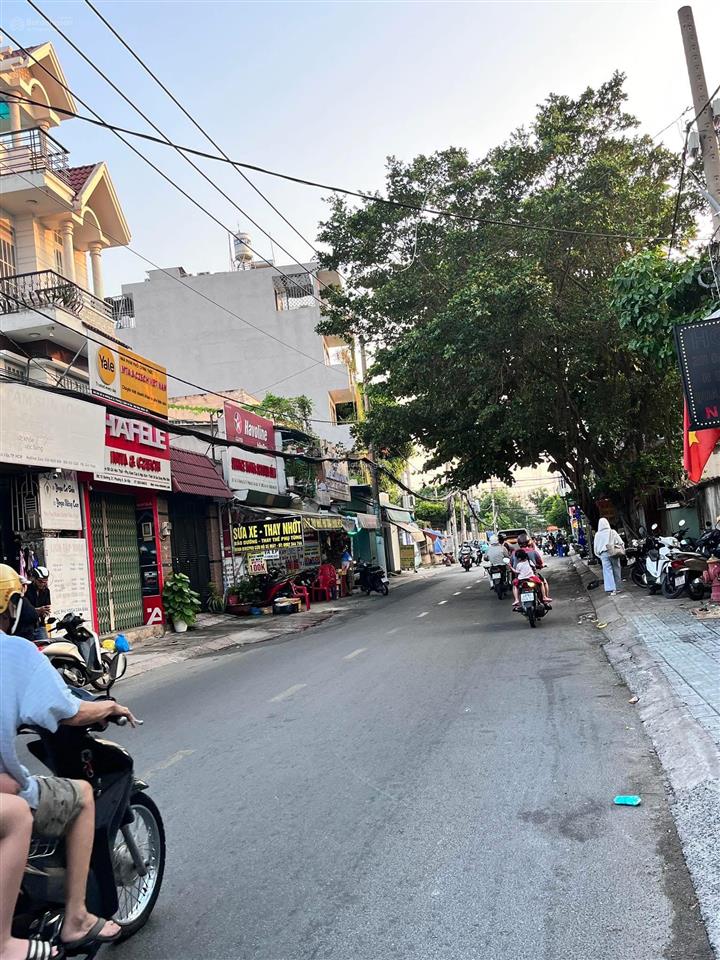 Nhà đẹp khu phân lô, ô tô tránh ngay quang trung, 4 tầng 5 phòng ngủ chỉ 7.85tỷ