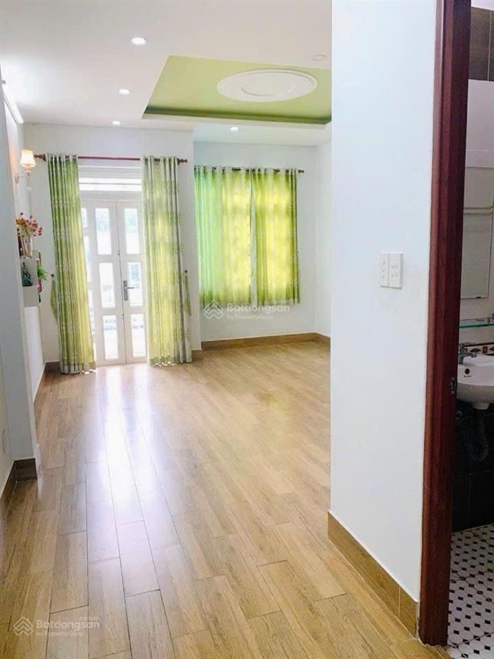 2 phút đi bộ ra chợ phạm văn bạch hxh thông các ngã  dt 4.5x18m (81m2)  4 tầng 4pn nhỉnh 8tỷ