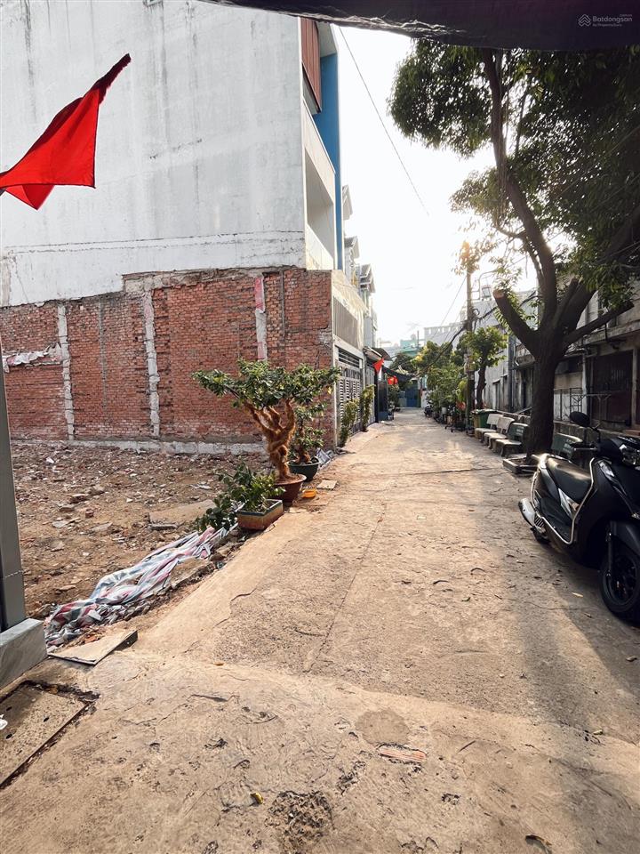 Bán lô đất shr  hxh tránh  dt 4.1x18m  ngay công viên làng hoa gò vấp  nhỉnh 8tỷ