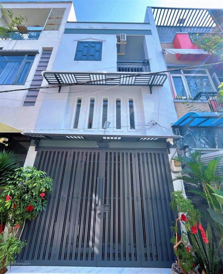 Xây mới ở ngay  4 tầng 4pn  sát hẻm xe tải tránh  kế bên emart phan huy ích  nhỉnh 5tỷ
