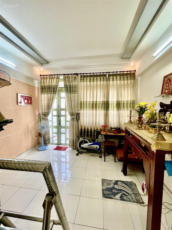Bán nhà 4 tầng 4pn  4x16m (60m2)  15m ra đường xe tải  kế bên emart phan huy ích  chỉ 6.35 tỷ