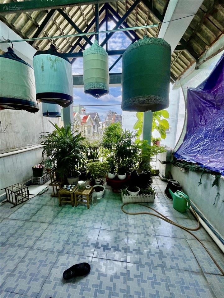 Bán nhà 4 tầng 4pn  4x16m (60m2)  15m ra đường xe tải  kế bên emart phan huy ích  chỉ 6.35 tỷ