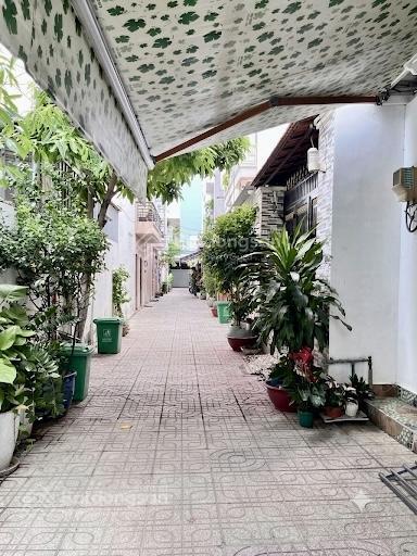 Bán nhà 4 tầng 4pn  4x16m (60m2)  15m ra đường xe tải  kế bên emart phan huy ích  chỉ 6.35 tỷ
