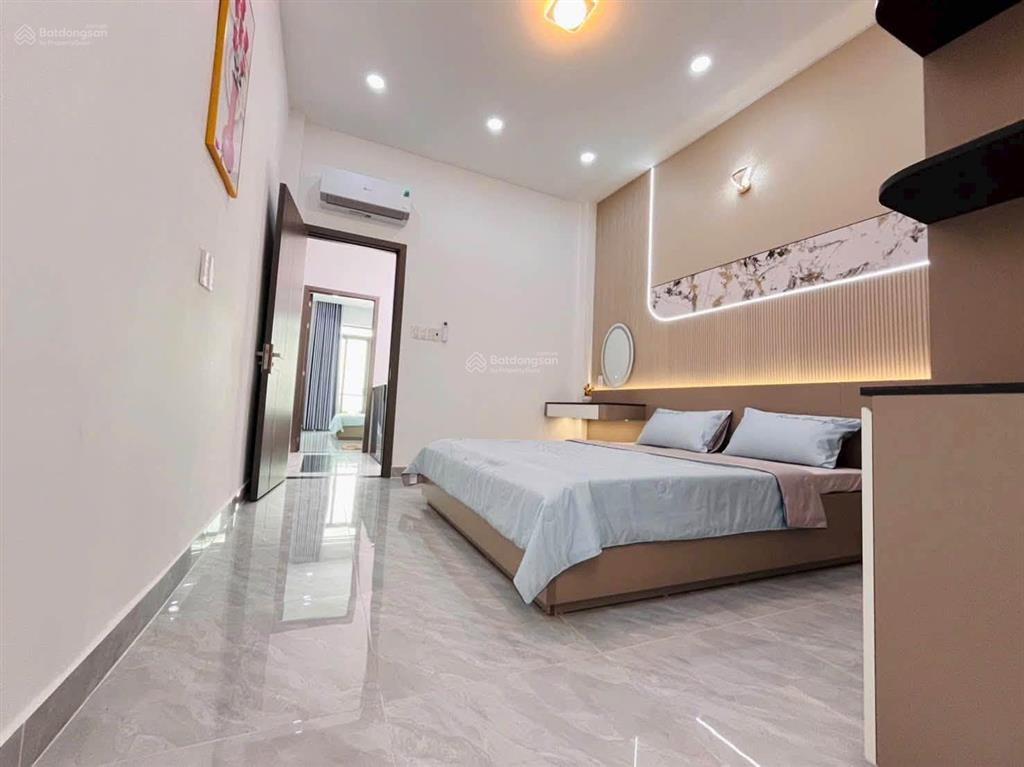Gần chợ tân sơn, nhà mới 2 tầng 3pn có pn dưới trệt, 45m2, hẻm xe hơi, chỉ từ 4 tỷ