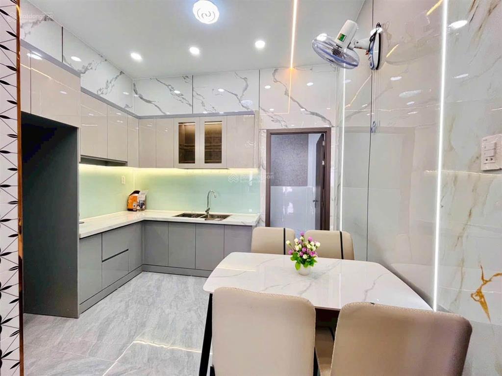 Gần chợ tân sơn, nhà mới 2 tầng 3pn có pn dưới trệt, 45m2, hẻm xe hơi, chỉ từ 4 tỷ