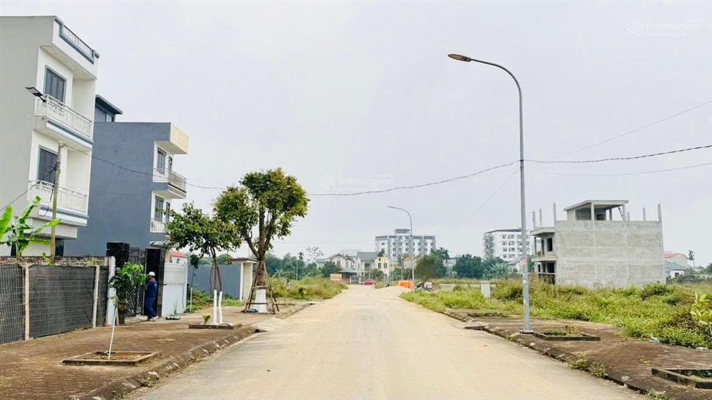 Bán gấp nhanh lô đất 138m2. mt8m, xã phú cát, sát khu tổ hợp y tế,khu cnc,gần ga metro5,metrocity