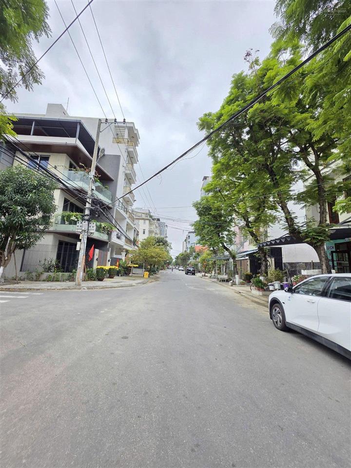 Cắt lỗ nhanh lô đất 128m2. mt8m, xã phú cát, sát metro city, tổ hợp y tế, ga metro 5. giá 3 tỷ