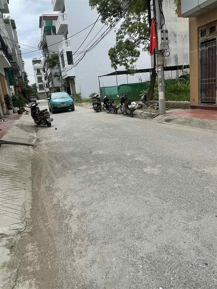 Bán gấp lô đất 175m. mt 8m,phú cát, hoà lạc.sát đh gtvt, cmc, tổ hợp y tế,metro 5. giá chỉ 23tr/m