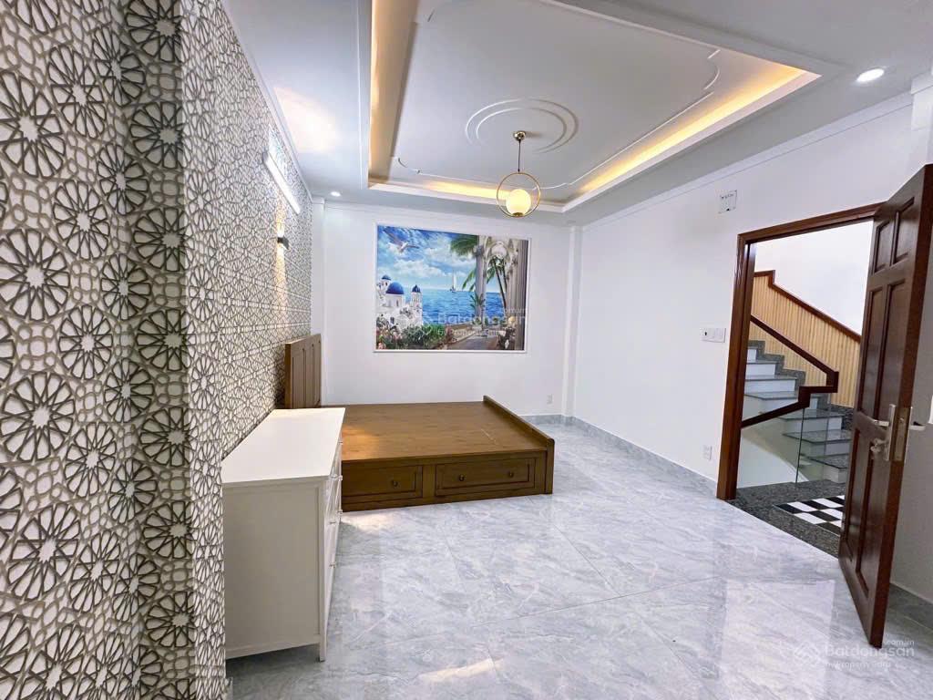 Hàng hiếm dt 68m2 x5 tầng hẻm 6m, chỉ 7.8 tỷ phù hợp làm chdv 11 phòng tại p12  an hội tây gò vấp