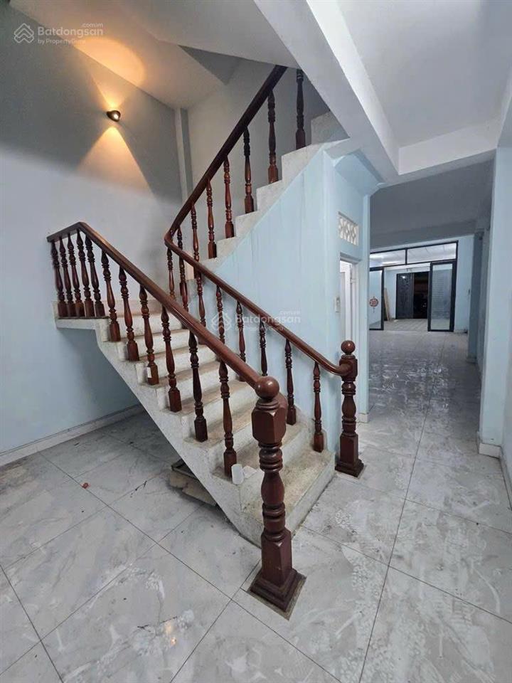 Tin thật bán nhà tân phú  110m2, 5 tầng, ngang 5x20m đường trước nhà 13m, vỉa hè