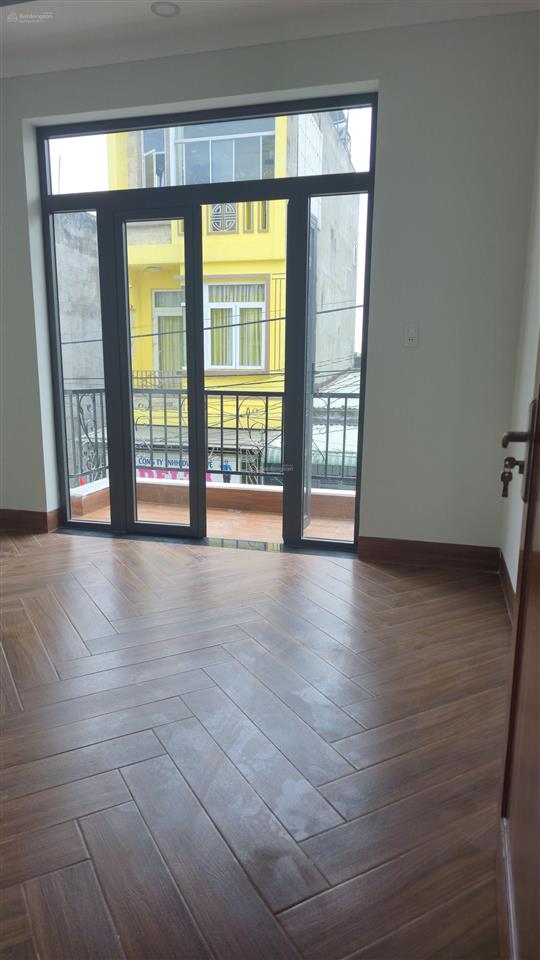 Bán nhà phố tân cổ điển 1 trệt 2 lầu sân thượng