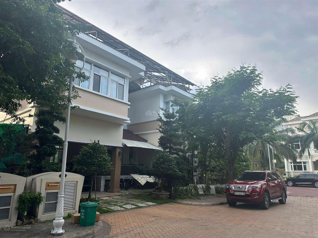 Bán biệt thự góc 3 mặt tiền chateau a156 phú mỹ hưng, quận 7 diện tích đất ~530m2, giá 250 tỷ