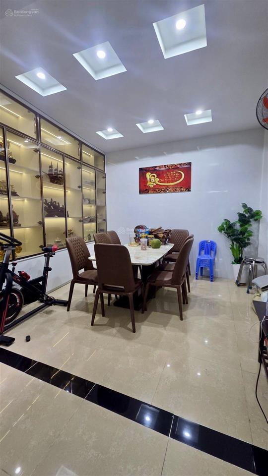 Giảm 550 triệu nhà tân bình giáp quận 10 70m 4,5 x 15, 3 tầng, hxh thông chỉ 8.x tỷ tl