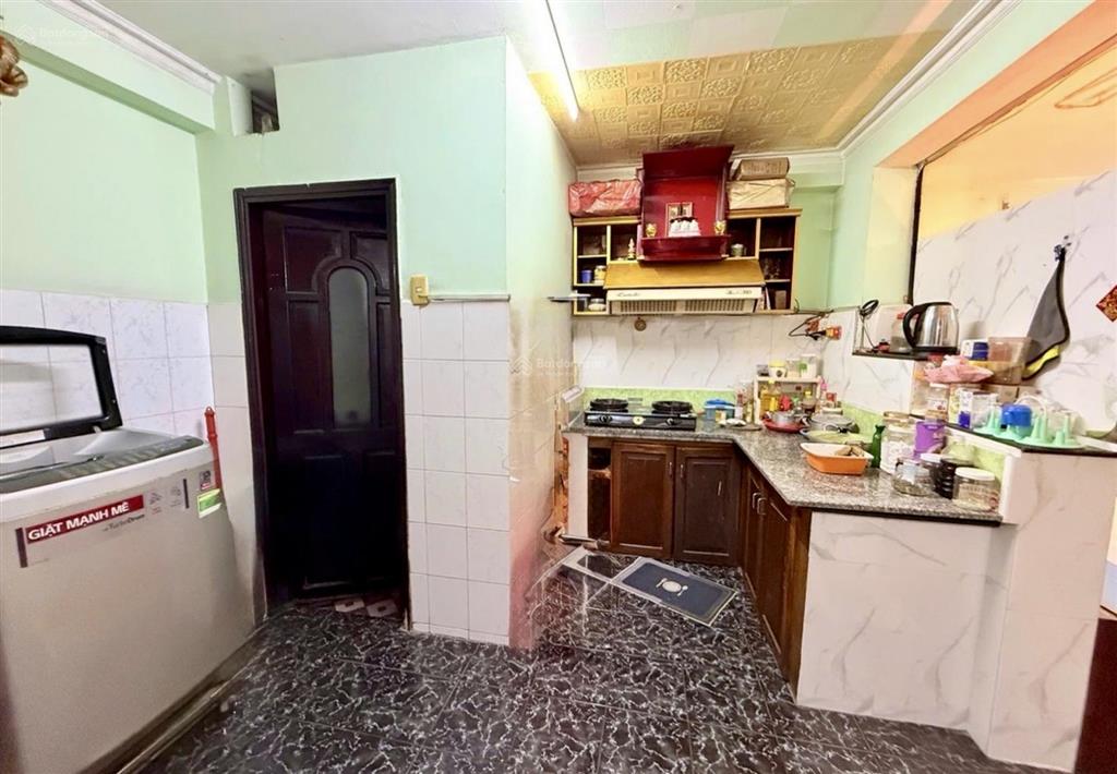 Gia đình cần bán căn nhà đường hồng lạc, tân bình.
nhà diện tích 58m (4.7x12.5m), xây 4 tầng.
