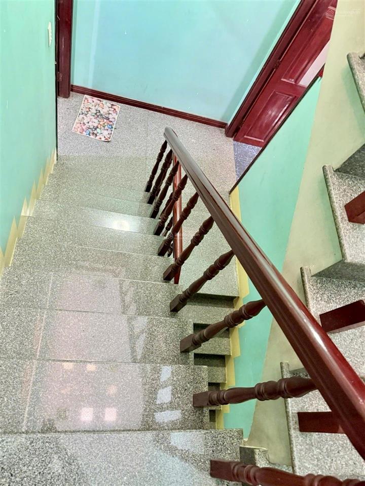 Gia đình cần bán căn nhà đường hồng lạc, tân bình.
nhà diện tích 58m (4.7x12.5m), xây 4 tầng.