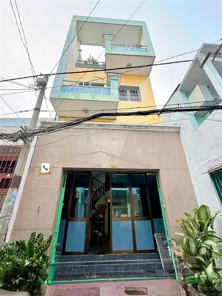 Gia đình cần bán căn nhà đường hồng lạc, tân bình.
nhà diện tích 58m (4.7x12.5m), xây 4 tầng.