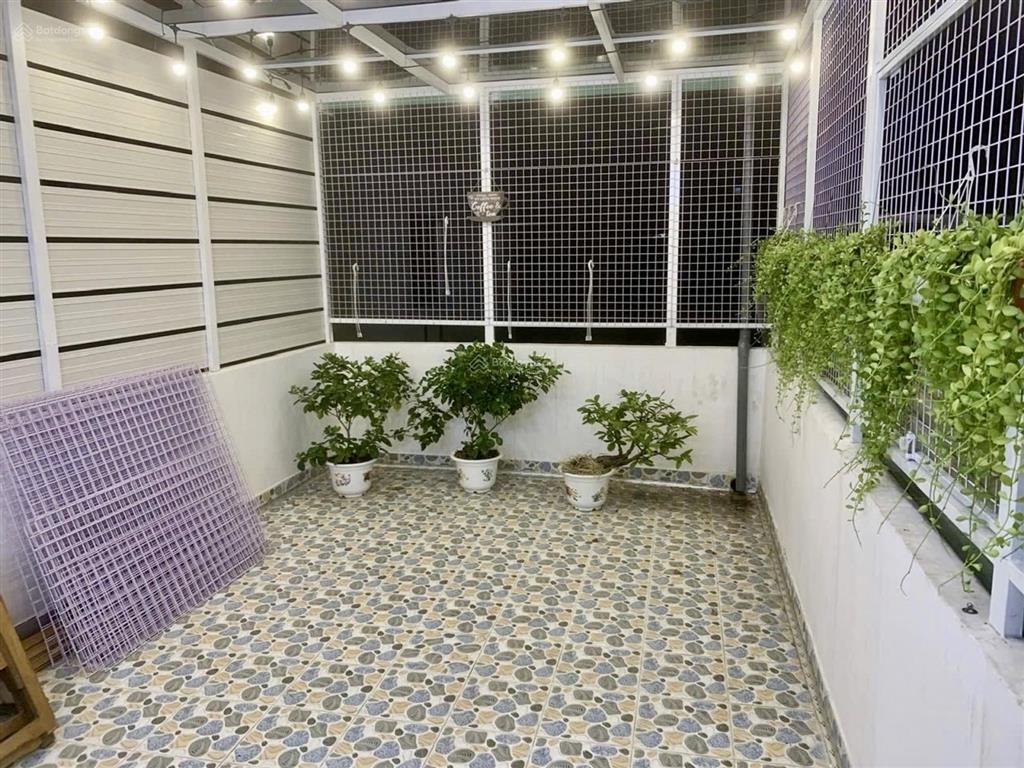 Chỉ nhỉnh 7 tỷ nhà 3 tầng cmt8, tân bình khu vip dân trí gần 40m2 1 bước qua quận 10 ở ngay.