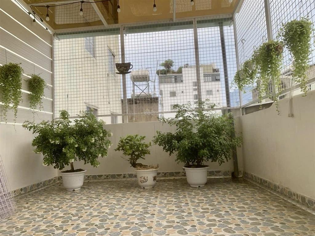 Chỉ nhỉnh 7 tỷ nhà 3 tầng cmt8, tân bình khu vip dân trí gần 40m2 1 bước qua quận 10 ở ngay.