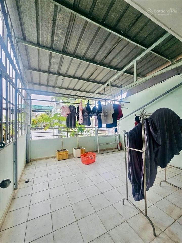 Bán nhà lạc long quân tân bình, hẻm xe hơi 1 bước chân, cách mặt tiền, 60m2 chỉ 7,2 tỷ.