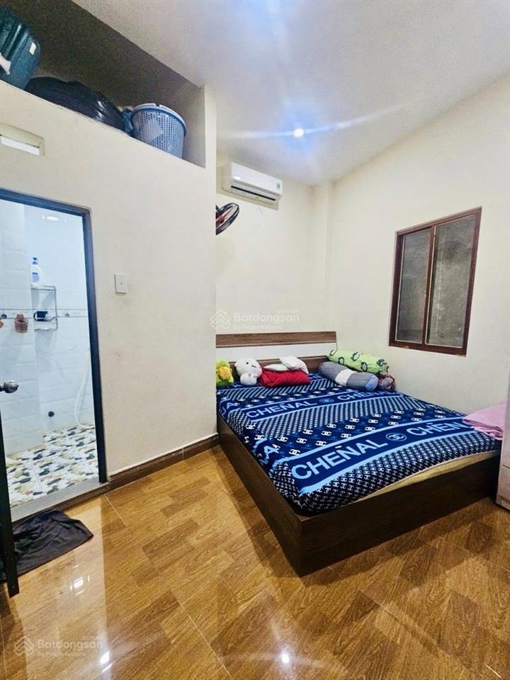 Bán nhà lạc long quân tân bình, hẻm xe hơi 1 bước chân, cách mặt tiền, 60m2 chỉ 7,2 tỷ.