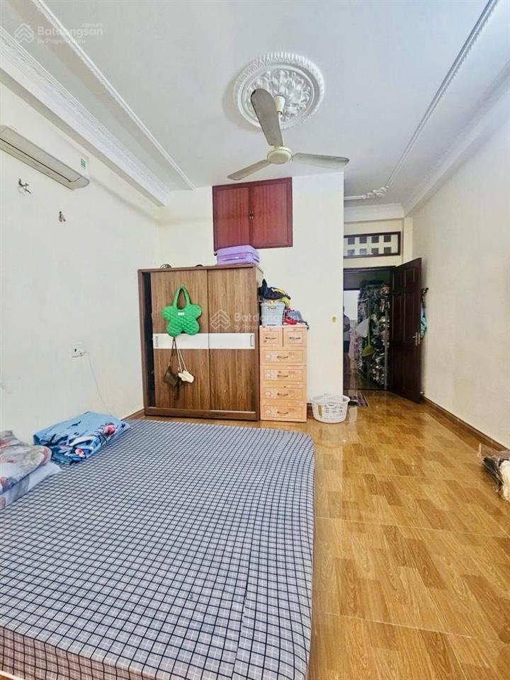 Bán nhà lạc long quân tân bình, hẻm xe hơi 1 bước chân, cách mặt tiền, 60m2 chỉ 7,2 tỷ.