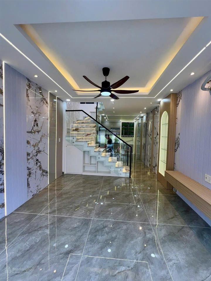 Bán nhà riêng tại đường hòa bình, phường 5, quận 11, 3,6 tỷ, 33,9 m2 nhiều tiện ích, sổ hồng riêng.