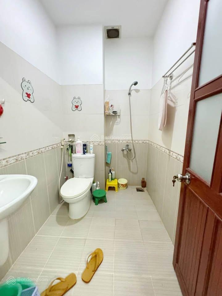 Bán nhà hồng bàng p1 q11, 62,8m2, 3pn 4wc, giá 5,6 tỷ, sổ riêng, ở ngay trung tâm q11 hiếm bán