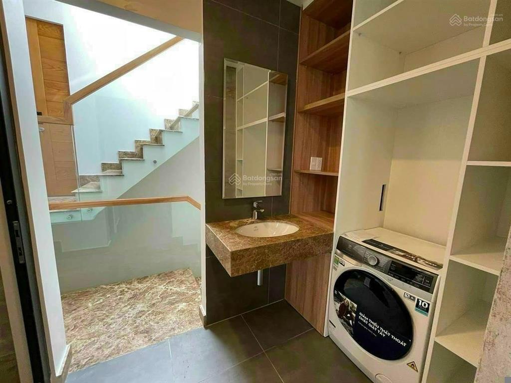 Bán nhà gấp 3ty560 xoay vốn tại phố phan đăng lưu, phường 3, phú nhuận, 49,2m2, sổ hồng riêng