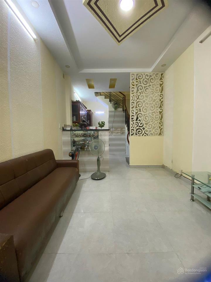 Bán nhà 2ty890 nằm ngay đường hoàng sa, phường 5, tân bình 55m2 nay thuộc phường tân sơn nhất.