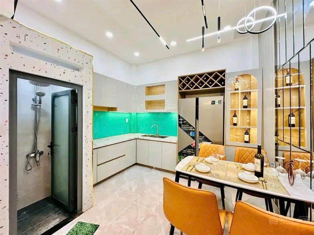 Nhà hẽm 1 xẹt 5m giá chỉ 2tỷ890  ba tháng hai, quận 10, sổ riêng 55,2m² đang cho thuê 10tr/tháng