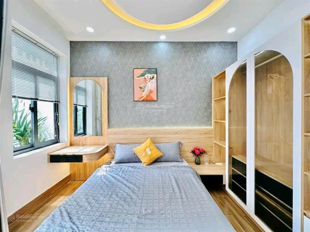 Nhà hẽm 1 xẹt 5m giá chỉ 2tỷ890  ba tháng hai, quận 10, sổ riêng 55,2m² đang cho thuê 10tr/tháng