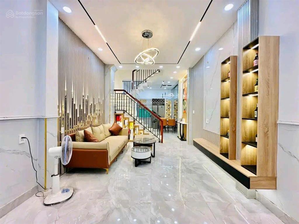 Nhà hẽm 1 xẹt 5m giá chỉ 2tỷ890  ba tháng hai, quận 10, sổ riêng 55,2m² đang cho thuê 10tr/tháng