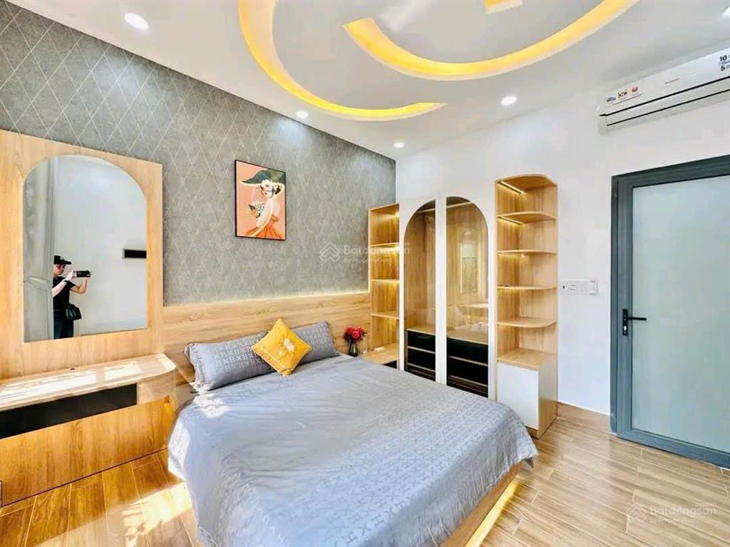 Nhà hẽm 1 xẹt 5m giá chỉ 2tỷ890  ba tháng hai, quận 10, sổ riêng 55,2m² đang cho thuê 10tr/tháng