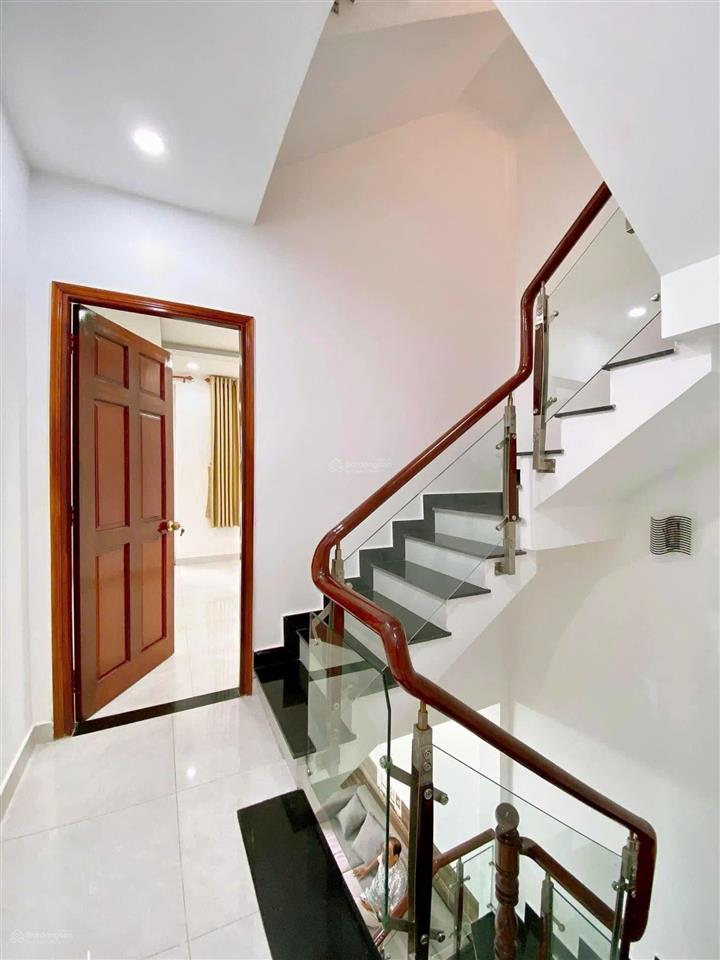 Sát mặt tiền sư vạn hạnh, quận 10. diện tích 64.4m², 2ty890, hẻm xe hơi, shr , thuê 12tr/tháng