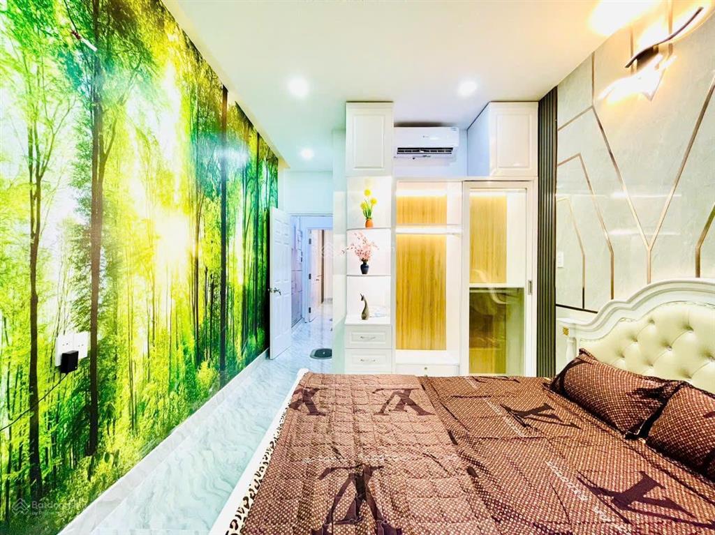 Chủ kẹt tiền cần bán gấp nguyễn tri phương, quận 10, hẽm xe hơi, 50m với 3 tầng, giá 2ty150