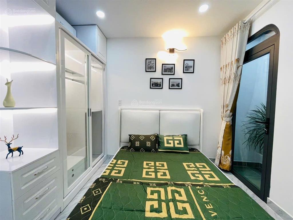 Chủ kẹt tiền cần bán gấp nguyễn tri phương, quận 10, hẽm xe hơi, 50m với 3 tầng, giá 2ty150