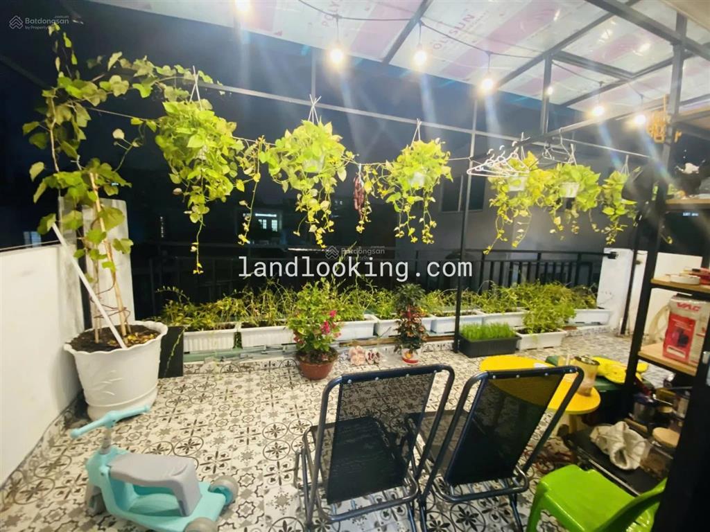 Nhà giá ngộp bán gấp 3ty980 cách mạng tháng 8, quận 10. diện tích 40m² nhà 3 lầu còn mới, sổ hồng.