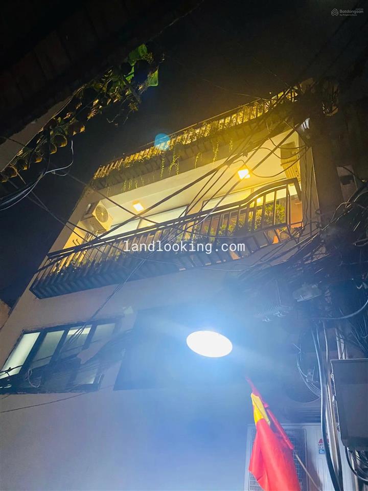 Nhà giá ngộp bán gấp 3ty980 cách mạng tháng 8, quận 10. diện tích 40m² nhà 3 lầu còn mới, sổ hồng.