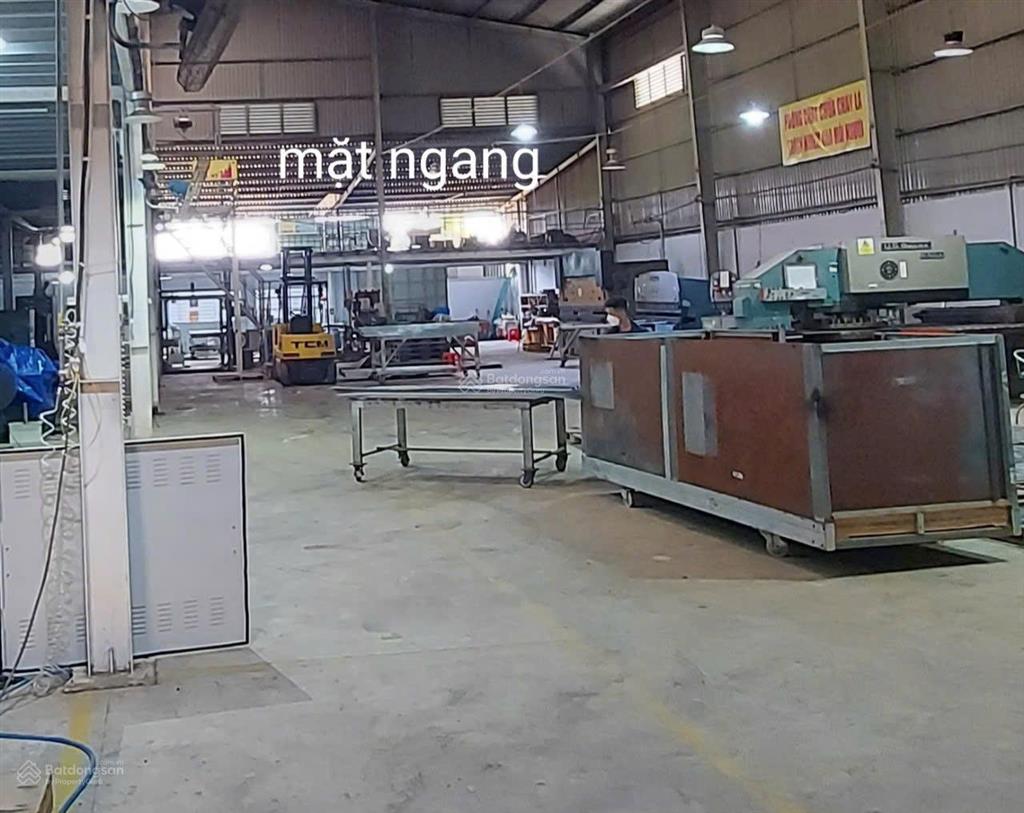 Bán nhà xưởng mặt tiền kênh a, giá 28 tỷ