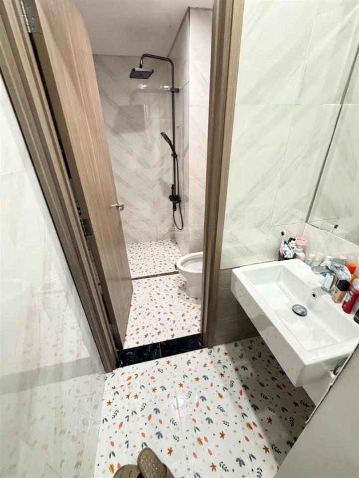 Bán nhà tặng nội thất căn 2pn 59m2, giá 2 tỷ 550 vinhomes grand park quận 9