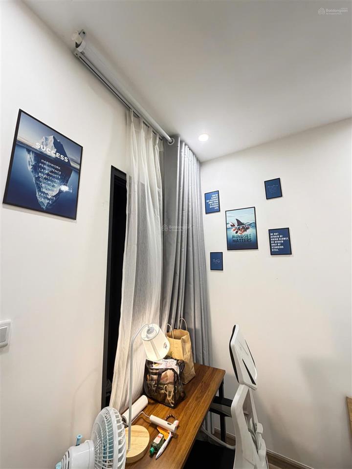 Bán nhà tặng nội thất căn 2pn 59m2, giá 2 tỷ 550 vinhomes grand park quận 9