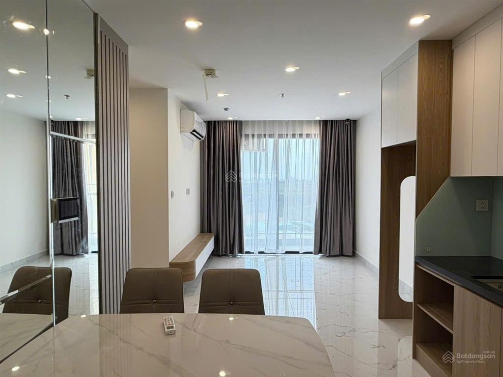 Căn 3pn2wc  82m2. giá 3,48 tỷ đông nam view sông vinhomes quận 9