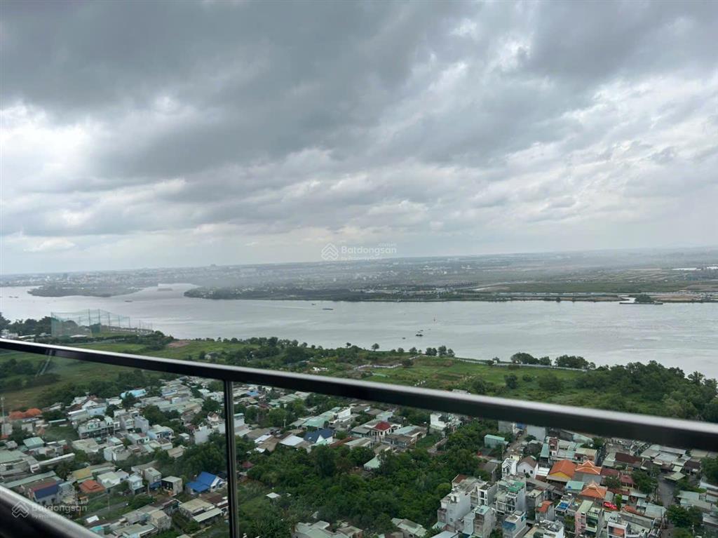 Căn 3pn2wc  82m2. giá 3,48 tỷ đông nam view sông vinhomes quận 9